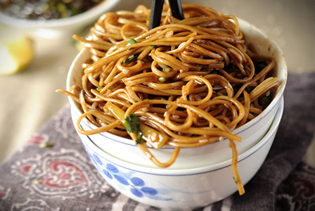 Спагети с пиле по китайски