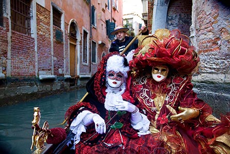 Венеция поставя маски за ежегодния карнавал