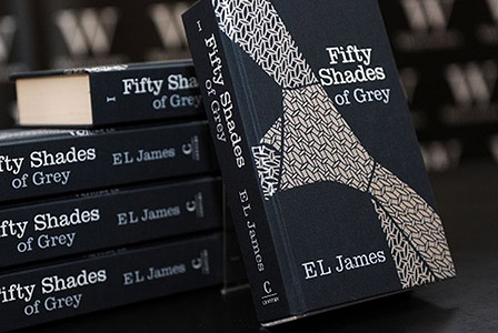 За един уикенд новата книга на Е.Л. Джеймс се продаде в над 1 млн. копия