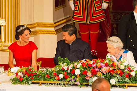 Херцогиня Катрин изигра ролята на домакин в Бъкингамския дворец