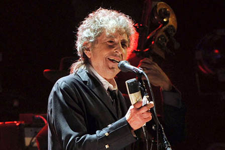 Боб Дилън ще получи Нобеловата си награда