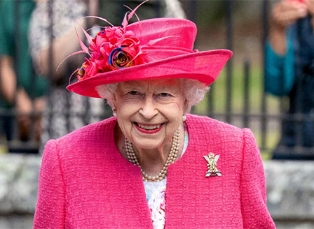 Пъбовете в Англия ще могат да работят по-дълго за платинения юбилей на Елизабет II 