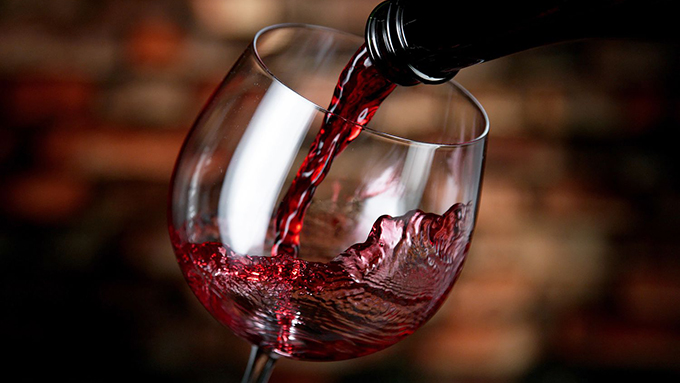 Изследване: Чаша вино на ден не е вредна за здравето