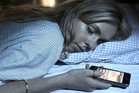 Facebook и телевизия - съвременните ритуали преди сън