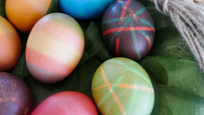 8 нестандартни метода за боядисване на яйца